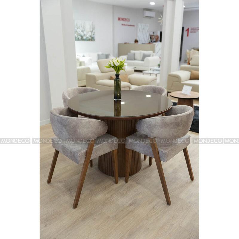 Découvrez notre table salle à manger Tunisie au design moderne et épuré. Qualité, confort et élégance pour sublimer votre intérieur. Livraison rapide 🚚.