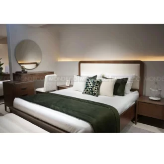 Chambre à coucher Ibiza – Lit double avec tête de lit en tissu, tables de chevet et coiffeuse en bois